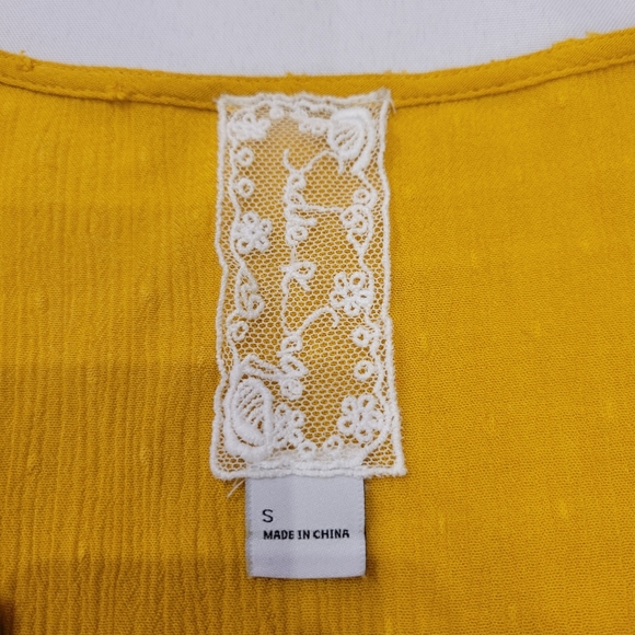 Sadie & Sage Womens Crop Blouse Small Mustard Yellow Swiss Dot Ruffle Hem - Picture 9 of 10